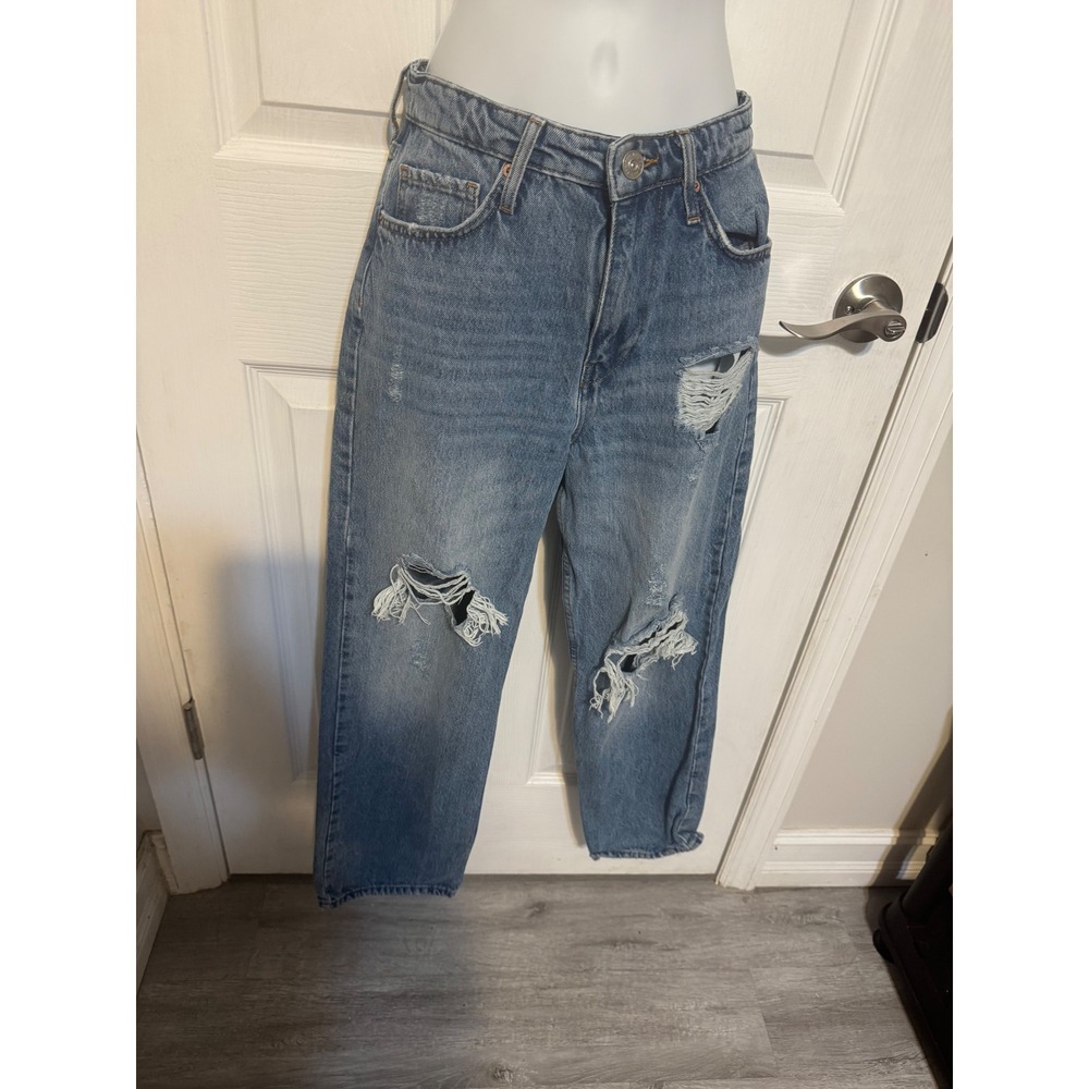 BDG Urban Outfitters High Waisted Distressed Mom Jeans Light Wash Denim Size 25